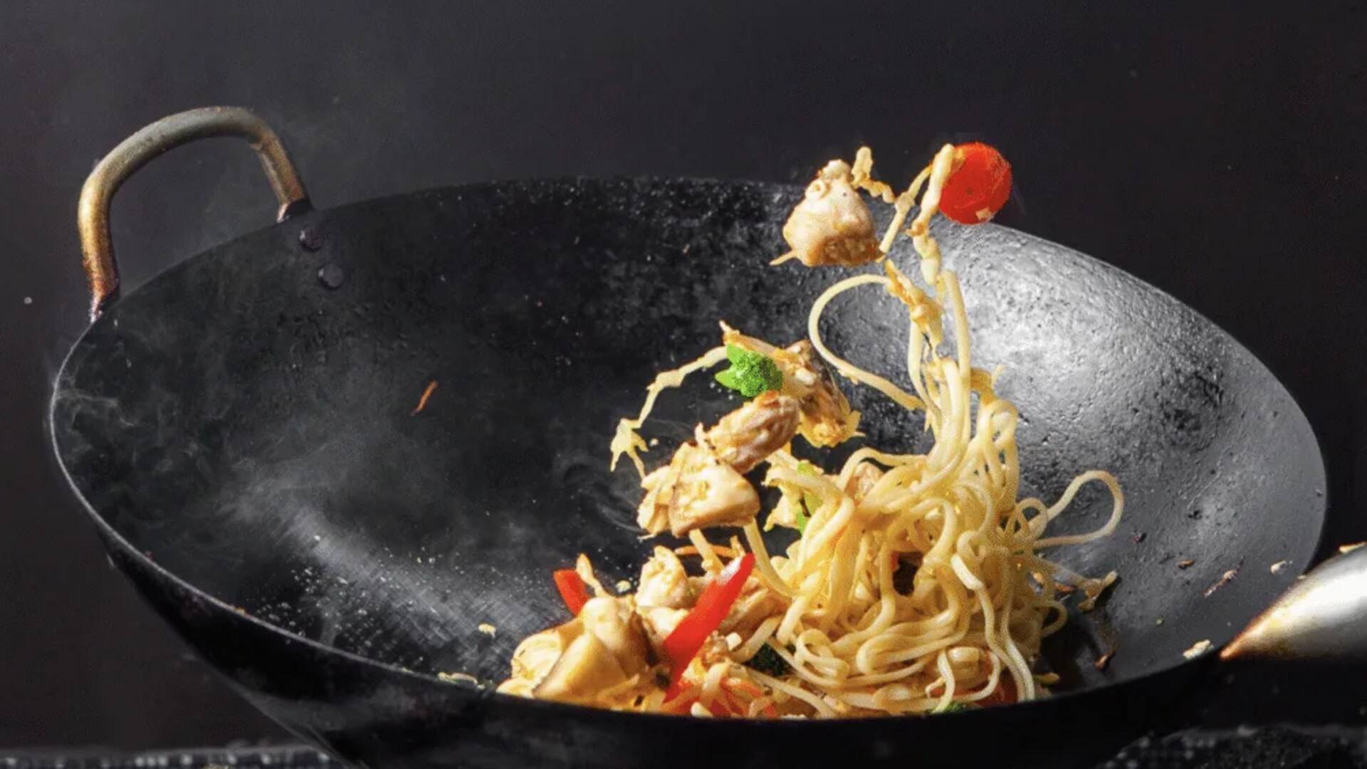 หูหนาบุกผัดสมุนไพรสด สูตรอาหารเพื่อสุขภาพ