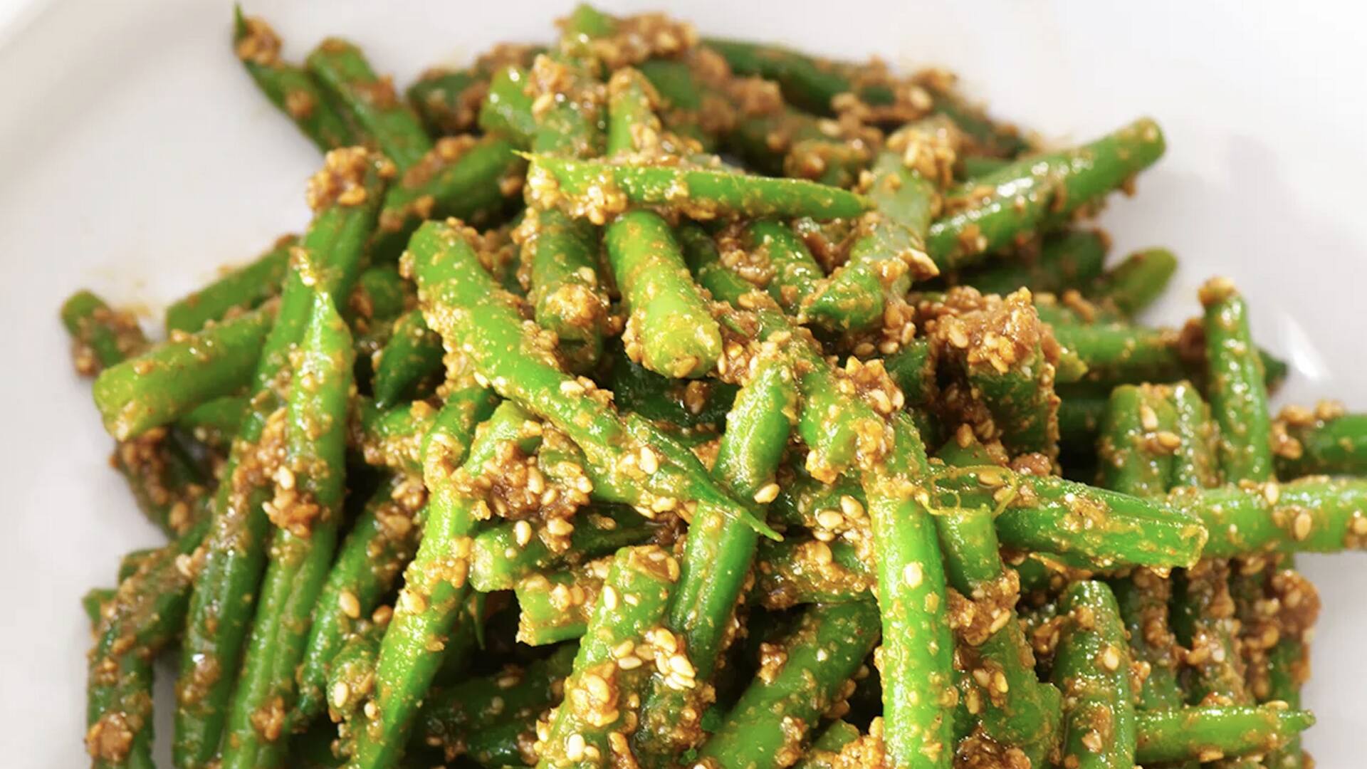 ถั่วฝักยาวผัดงา: สูตรอาหารมังสวิรัติไทยเพื่อสุขภาพ
