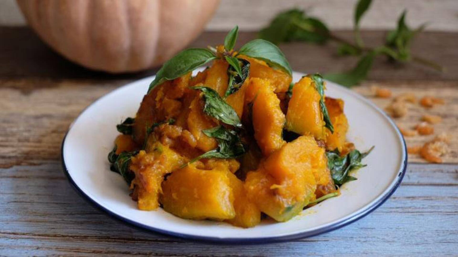 ผัดฟักทองอ่อน เมนูมังสวิรัติไทยที่ทั้งง่ายและอร่อย