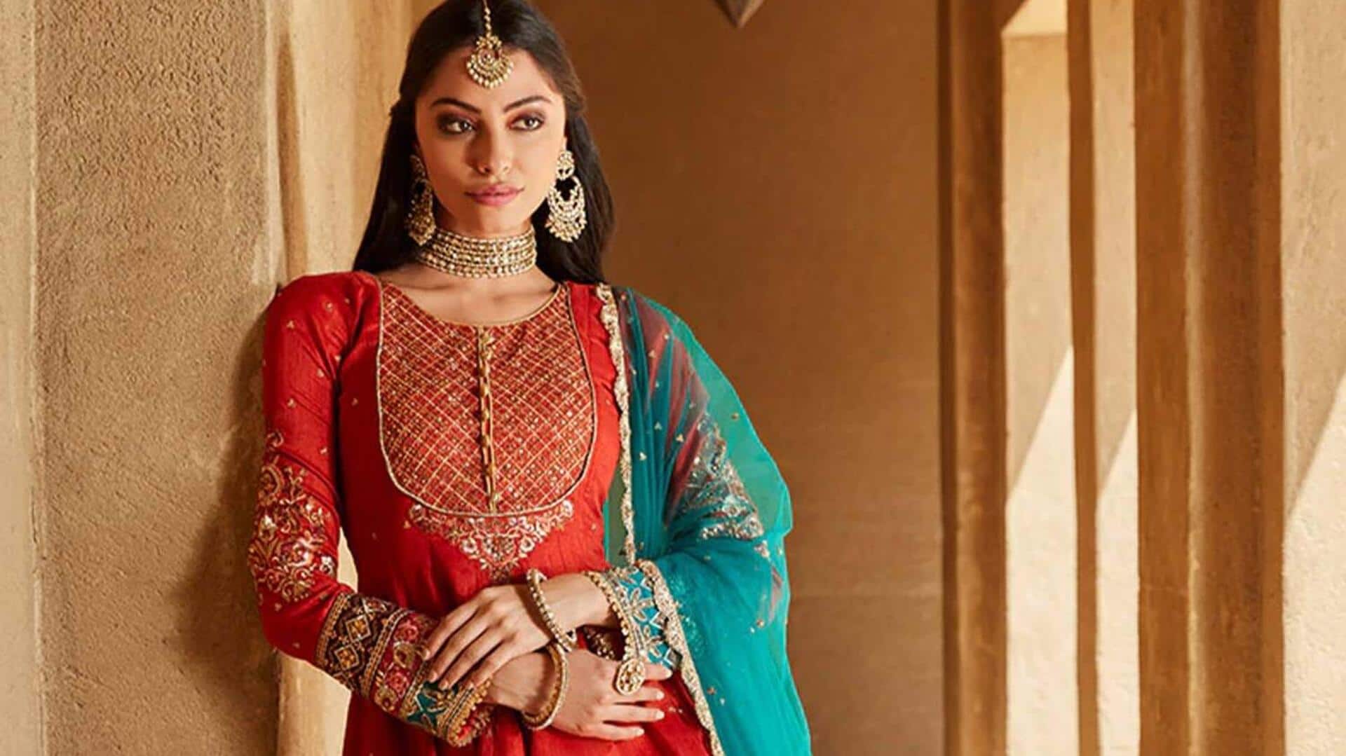 5 สไตล์ผ้าพันคอสุดเก๋ที่แมตช์กับชุดสัลวาร์คามีซได้อย่างลงตัว 