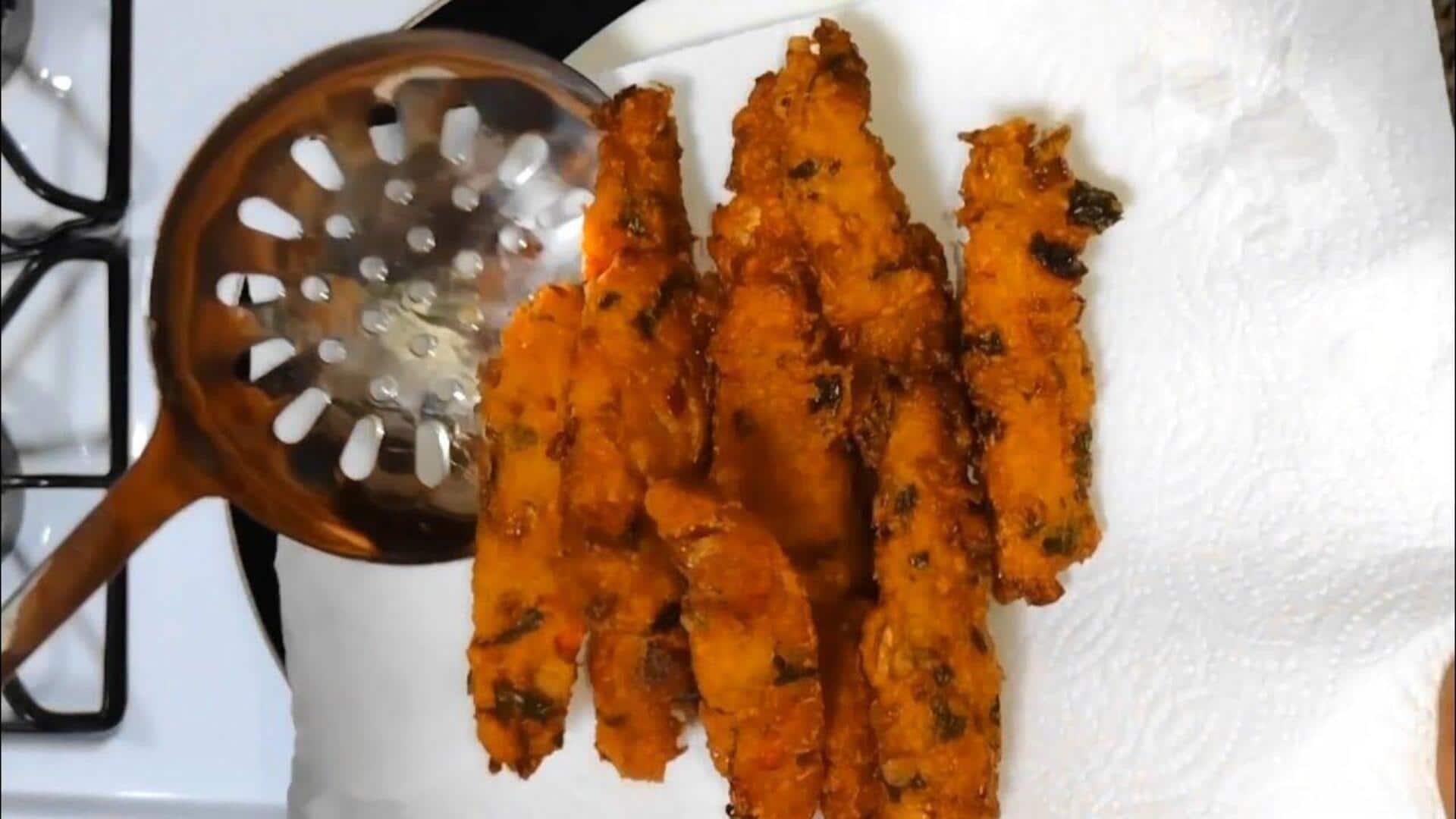 ฟริตเตอร์ฟักแม้วสมุนไพรและน้ำจิ้มมะเขือเทศย่างรสเปรี้ยว