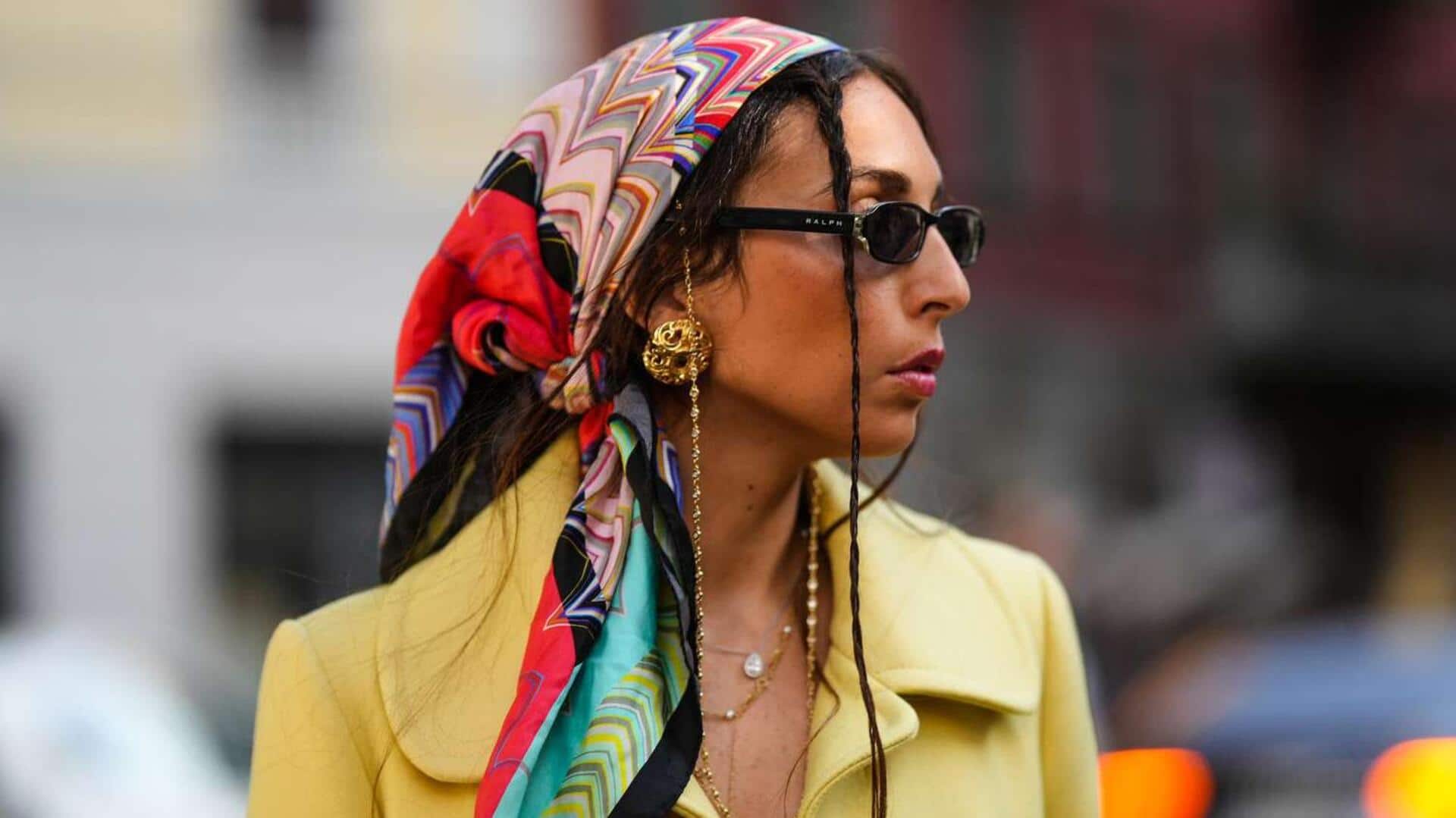 5 สไตล์แมตช์ผ้าพันคอสีสดใสให้ดูโดดเด่น