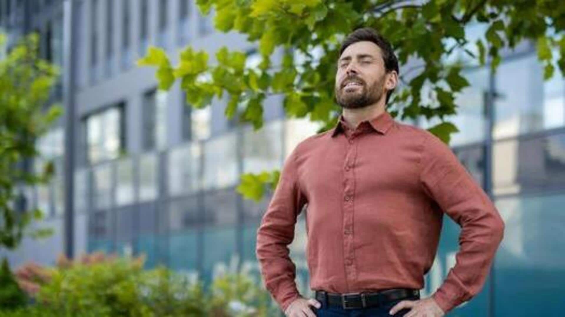 ยืนอย่างมีสติ: 5 เทคนิคปรับท่าทางให้สมบูรณ์แบบ