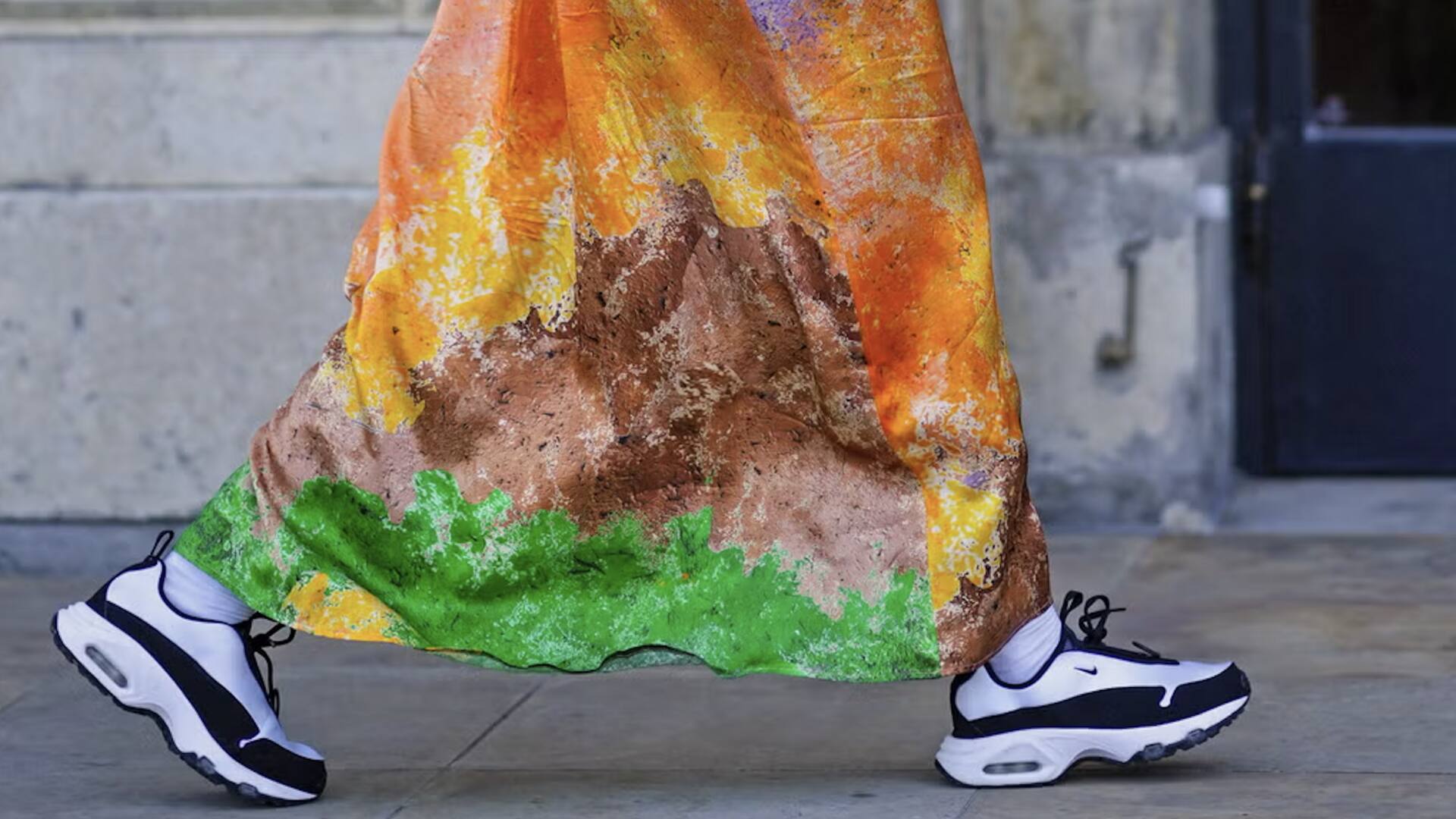 5 รองเท้าผ้าใบที่เข้ากับชุดพื้นเมืองได้อย่างลงตัว