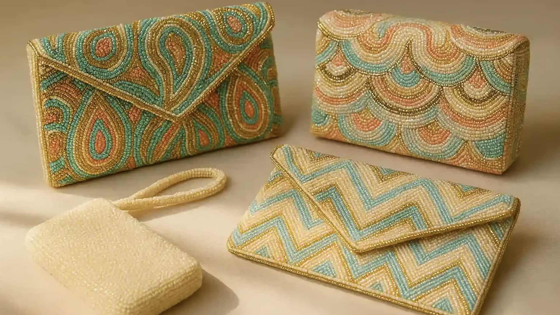 5 สไตล์แมตช์กระเป๋าคลัทช์เชือกถักได้ลงตัว