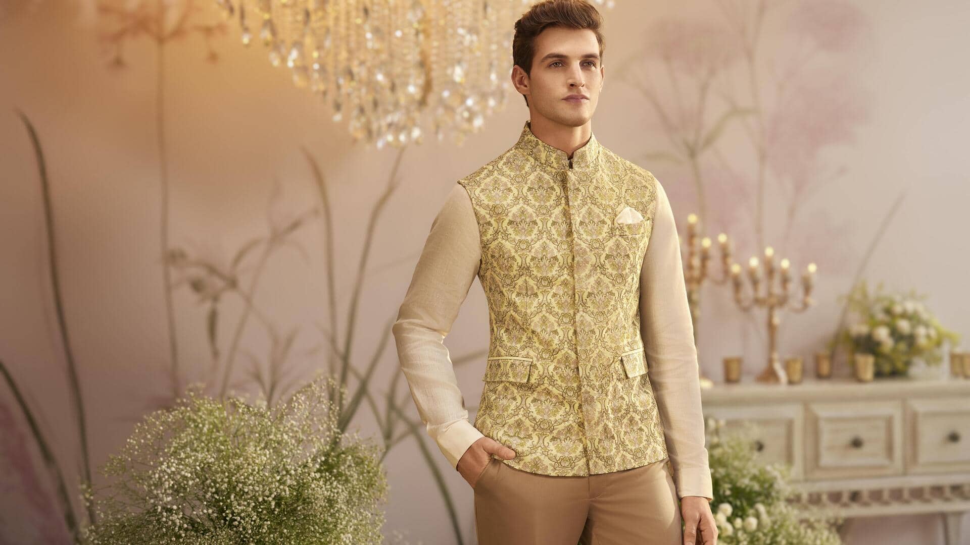 5 ไอเดียการแต่งตัวที่เข้ากับเสื้อกั๊กปักลาย