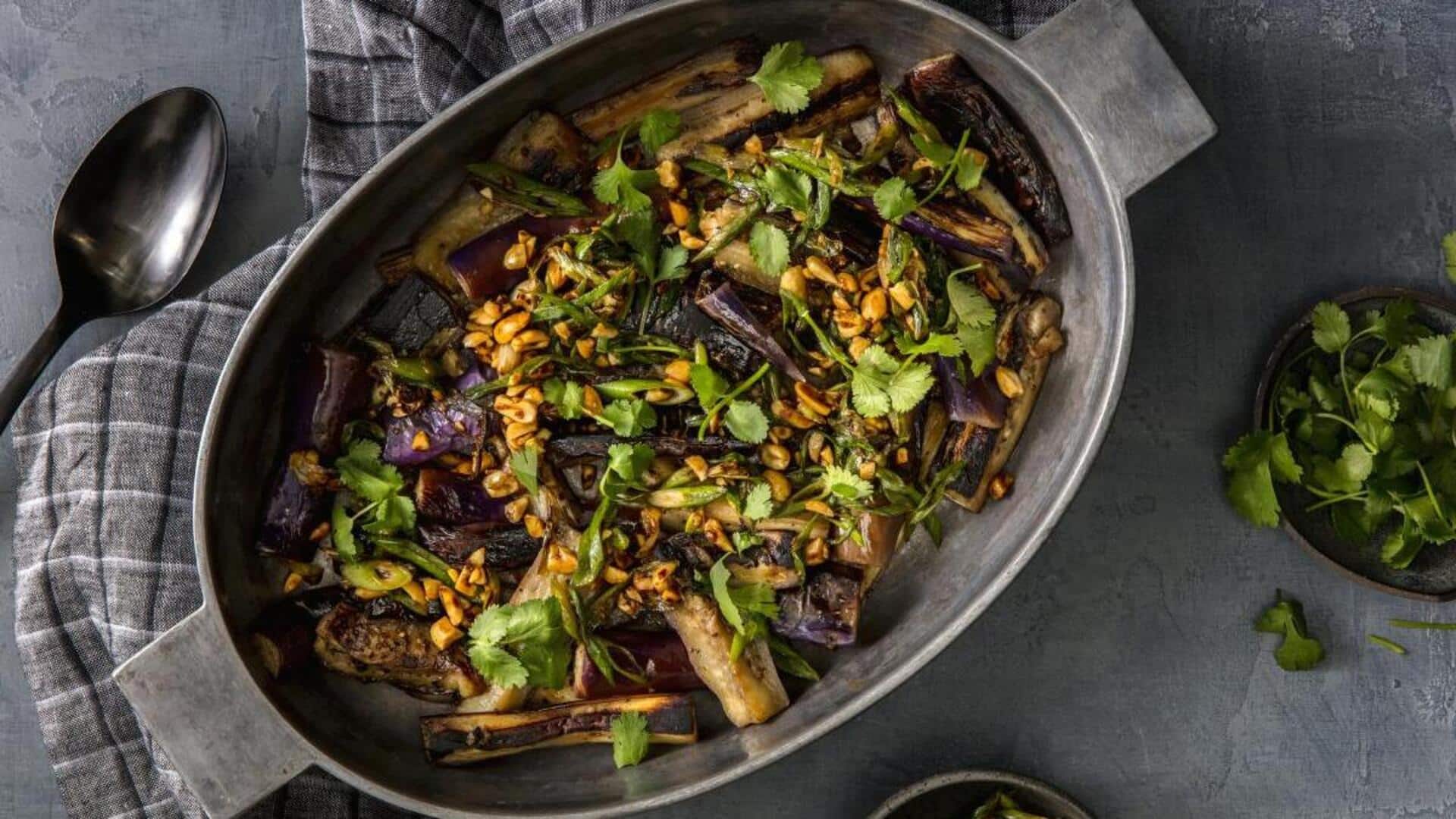 สลัดมะเขือยาวย่างกับถั่วลิสง เมนูมังสวิรัติรสจัดจ้าน