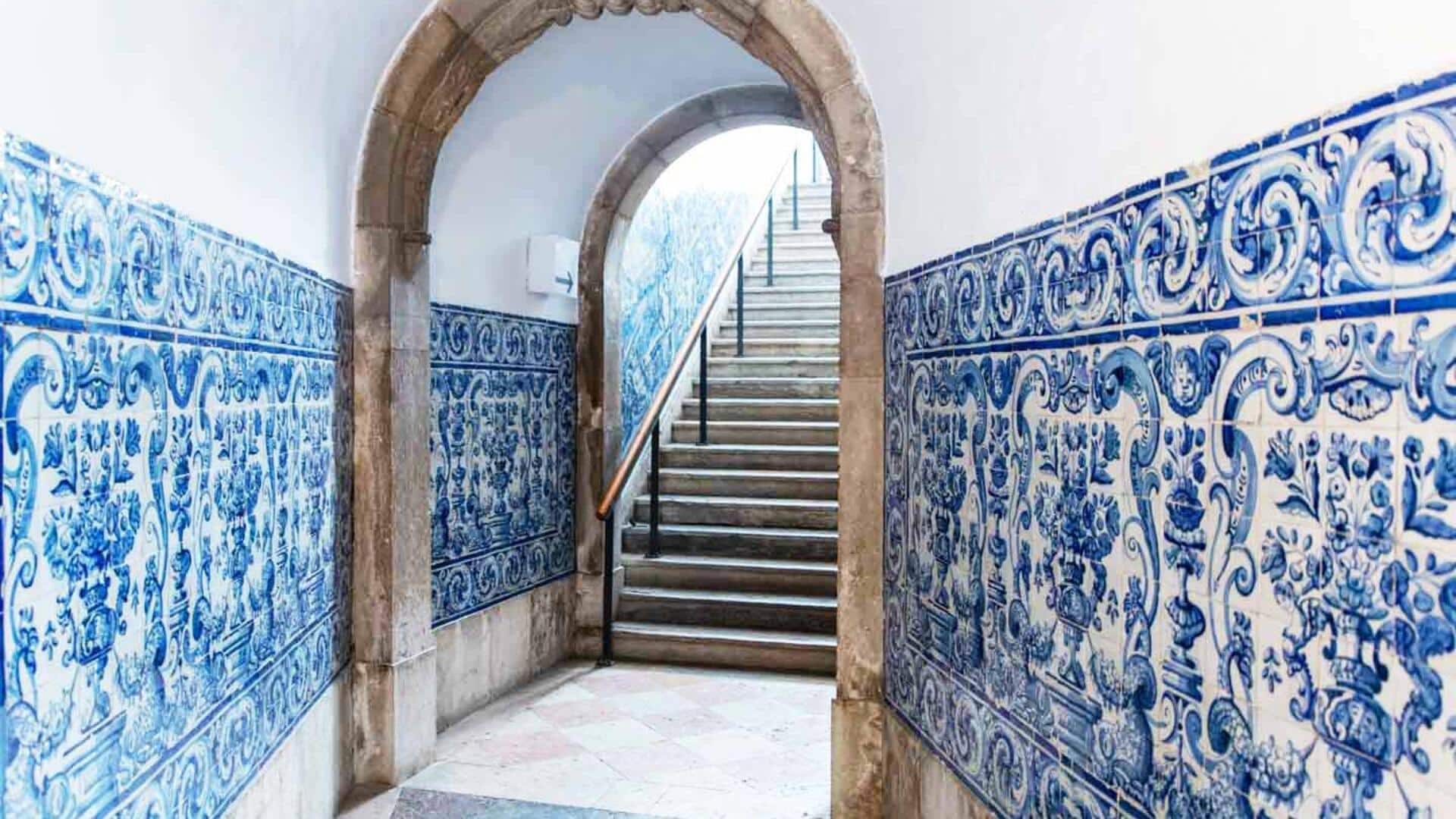 สำรวจศิลปะกระเบื้องอาซูเลโจในลิสบอน