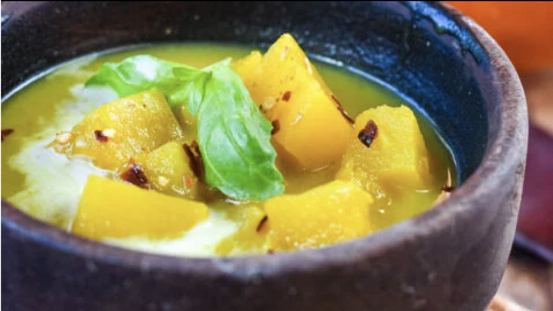 ซุปกะทิฟักทองใบตำลึง เมนูมังสวิรัติทำง่าย อร่อยและมีคุณค่าทางอาหาร