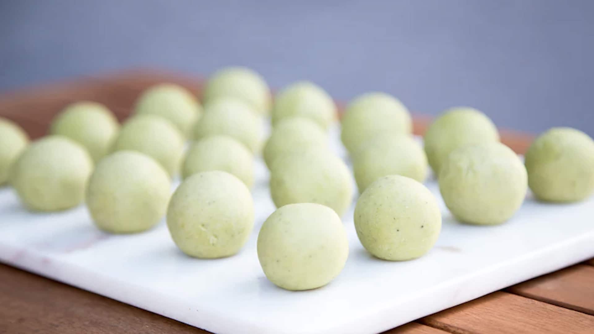 ข้าวปั้นชาเขียว เมนูใหม่ที่คุณต้องลอง ข้าวปั้นชาเขียว เมนูใหม่ที่คุณต้องลอง
