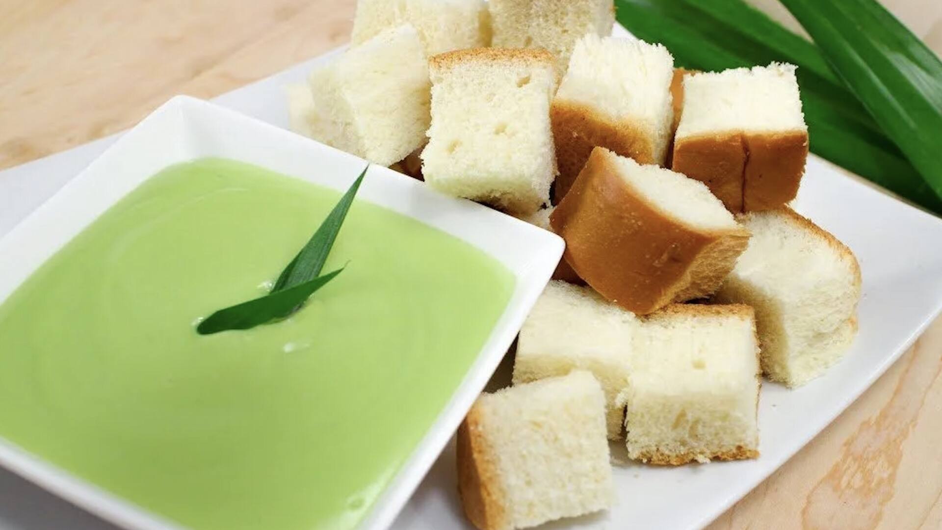 ข้าวหอมใบเตยกับกะทิหอมมัน เมนูหอมหวานกลิ่นไทยแท้