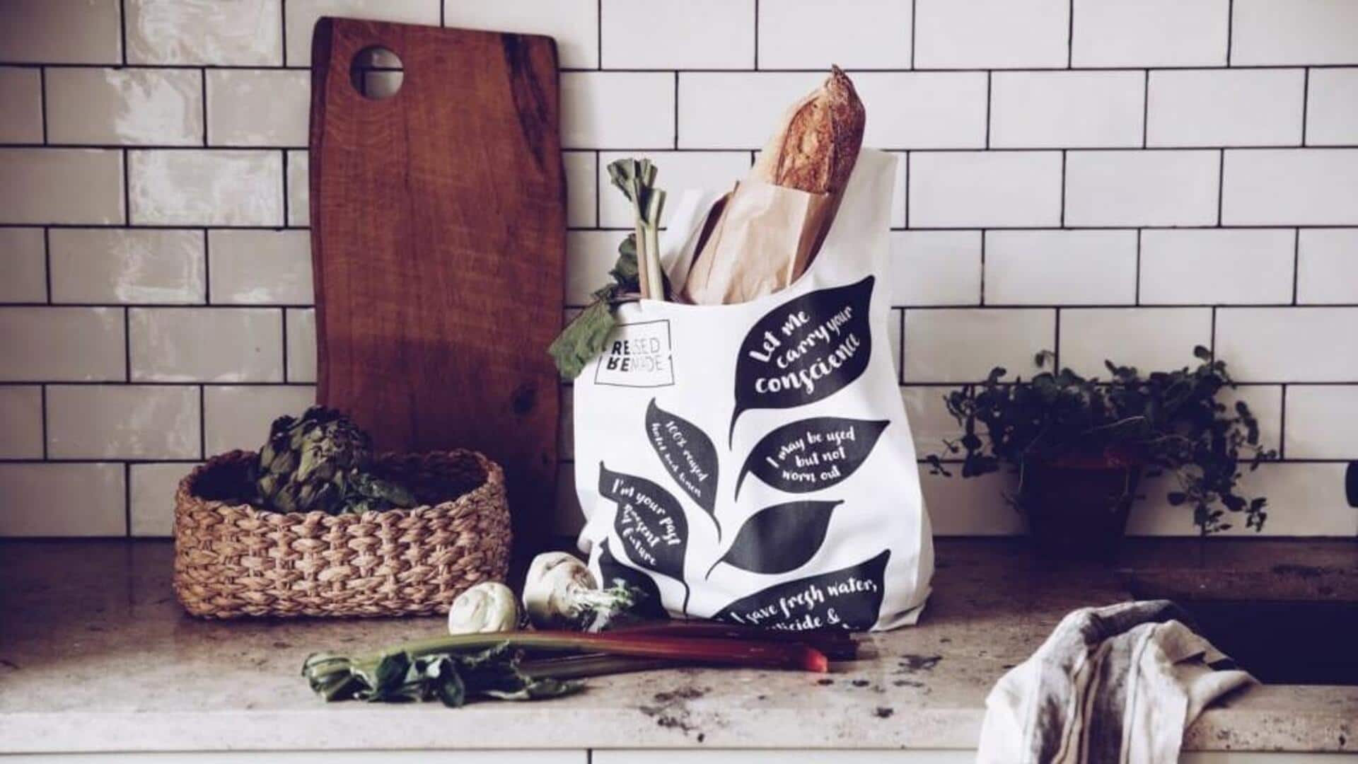 รีไซเคิลผ้าปูที่นอนเก่าเป็นถุงช้อปปิ้งใช้ซ้ำได้