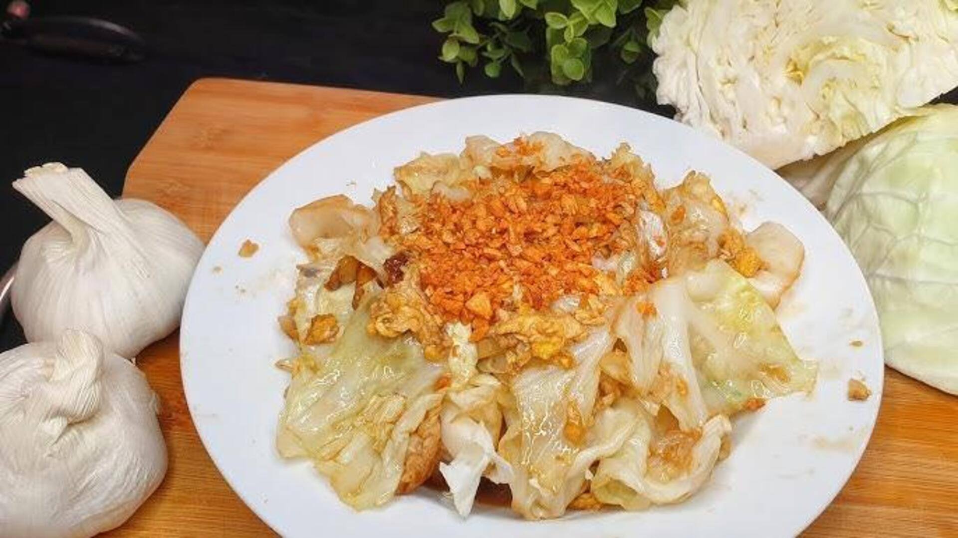 เมนูผัดผักกะหล่ำปลีผักกาดหัว หอมเครื่องเทศไทย 