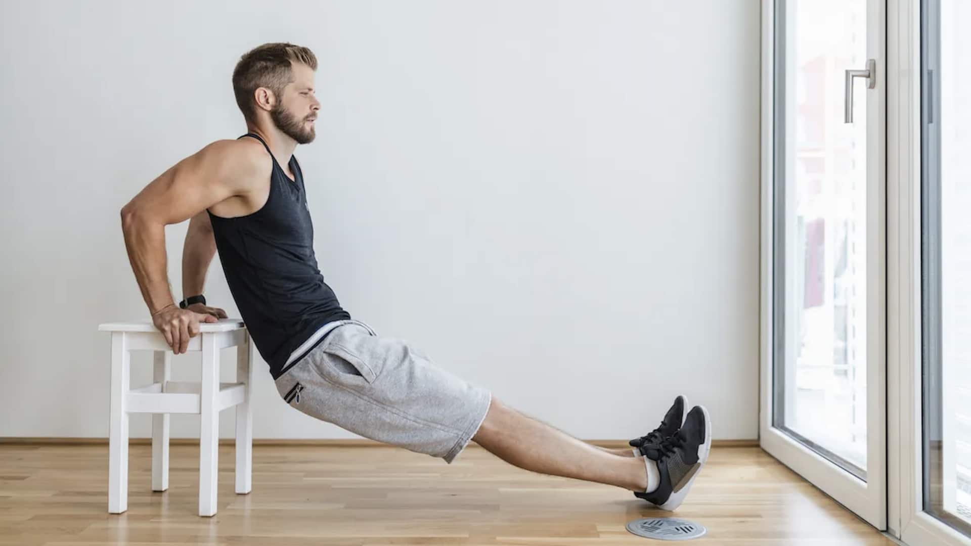 5 ท่าออกกำลังกายเสริมกล้ามเนื้อช่วงบนที่ทำได้ที่บ้าน