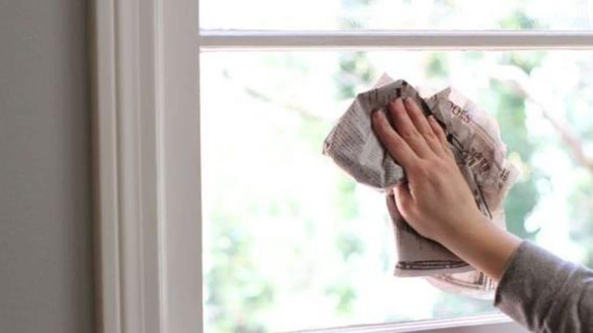 เปลี่ยนหนังสือพิมพ์เก่าเป็นผ้าเช็ดกระจกราคาประหยัด