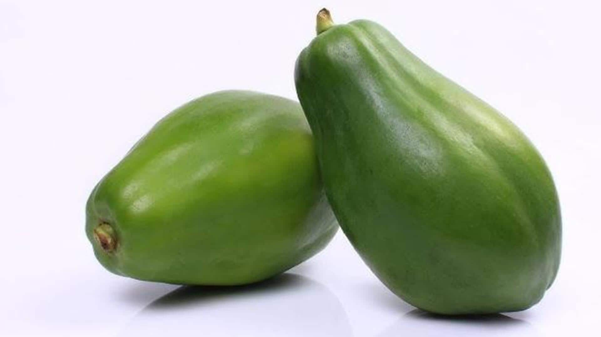 วิธีทำสลัดมะละกอเขียวสมุนไพรง่าย ๆ ที่บ้าน