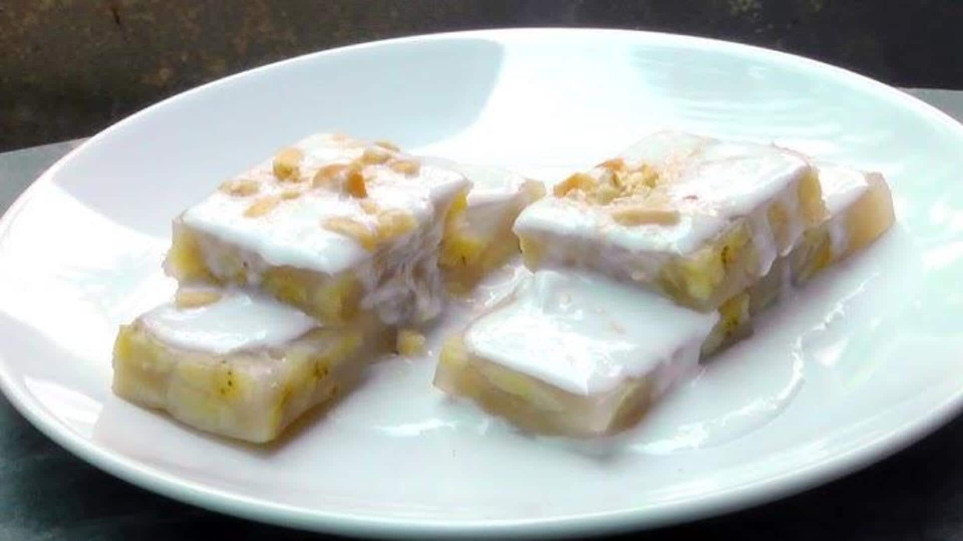 สูตรพุดดิ้งกล้วยนึ่งกับซอสกะทิและน้ำตาลโตนด 