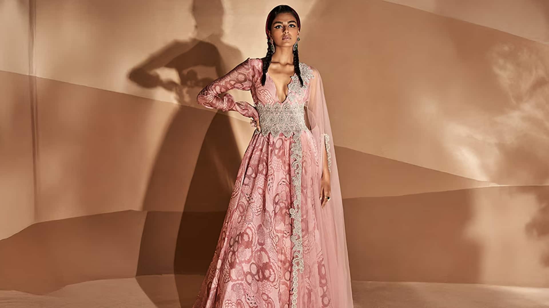 5 สไตล์แฟชั่นที่แมตช์กับชุดอนาร์คาลีได้ลงตัว