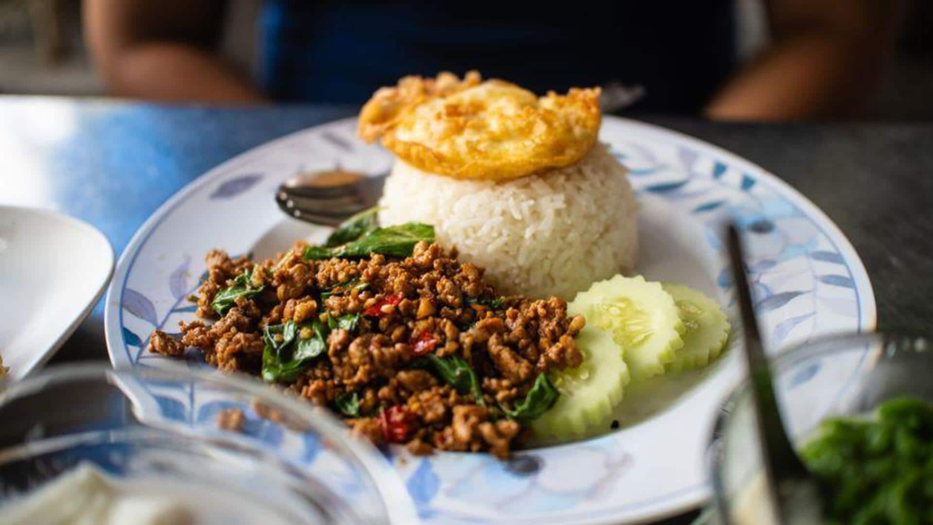 ข้าวสวยใบกะเพรา: เมนูมังสวิรัติกลิ่นหอมที่ต้องลอง