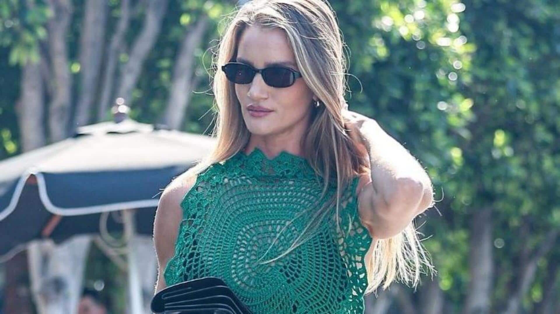 5 สไตล์แมทช์เสื้อโครเชต์ครอปให้ดูดีมีสไตล์