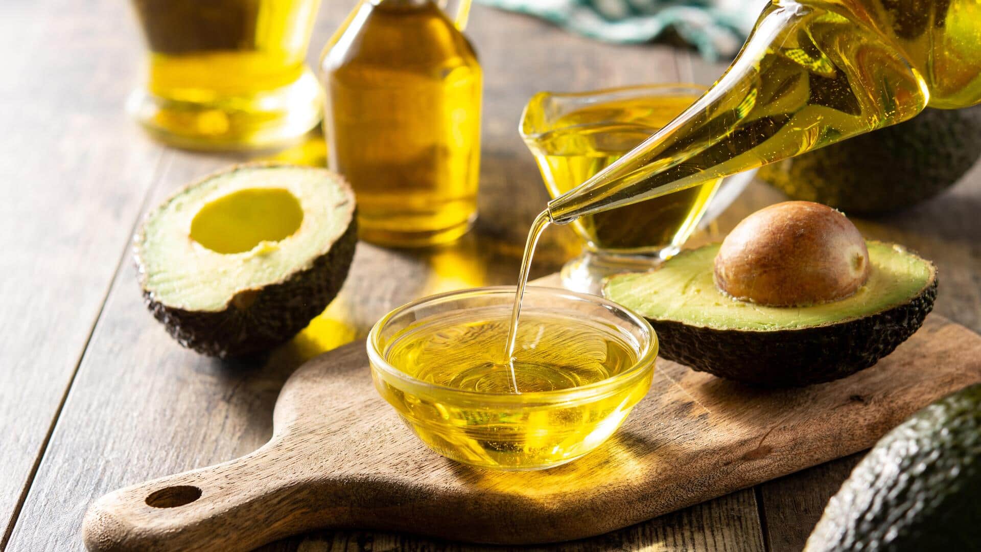 น้ำมันอะโวคาโด: ฟื้นบำรุงเล็บเปราะบางอย่างเป็นธรรมชาติ