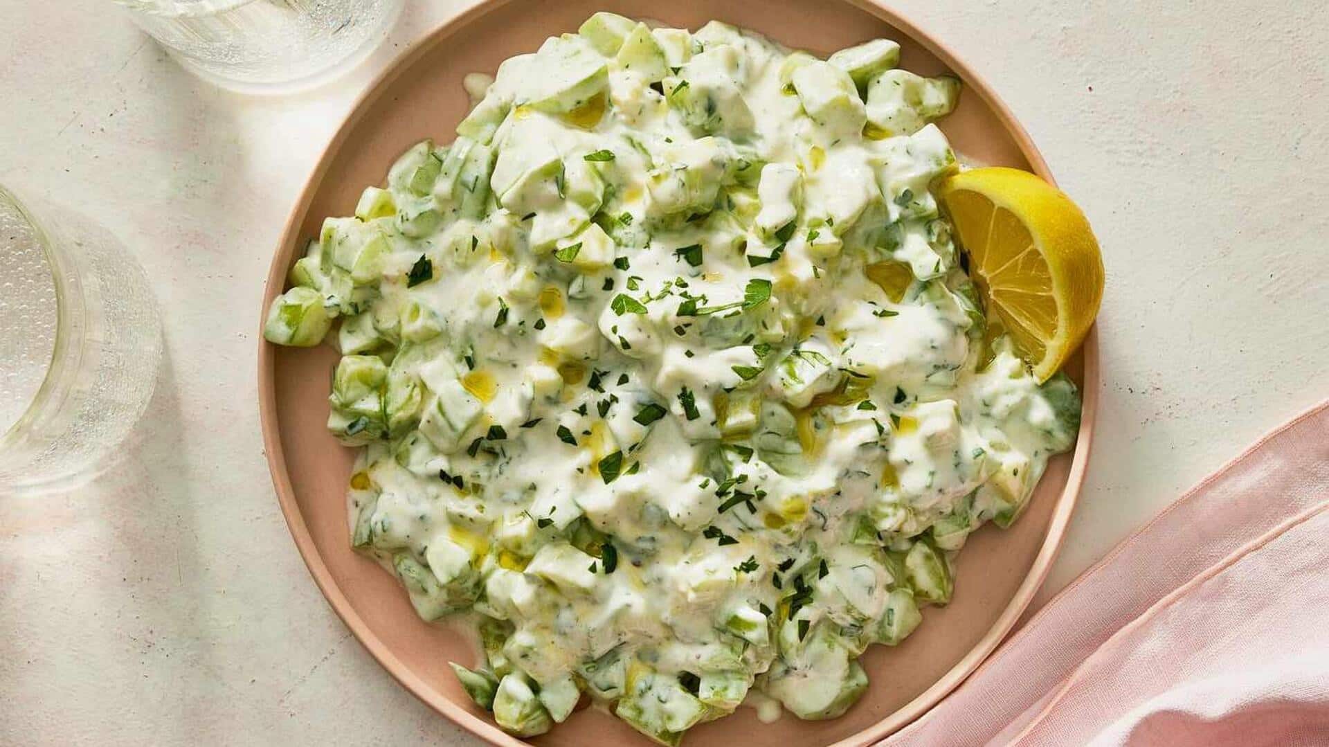 สลัดแตงกวาโยเกิร์ตมินต์ เมนูสดชื่นเพื่อสุขภาพ