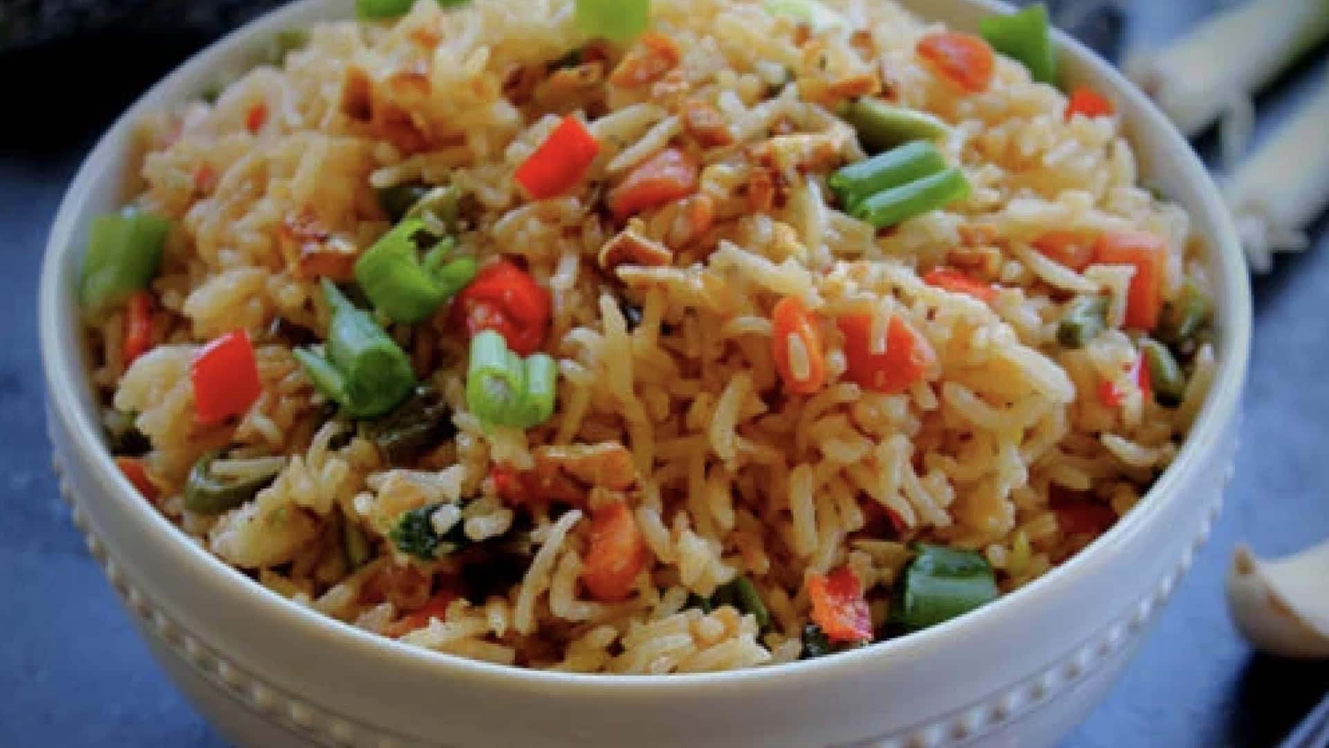 สูตรข้าวบาจรากับข้าวผัดใบกระเทียม อร่อยทำง่าย