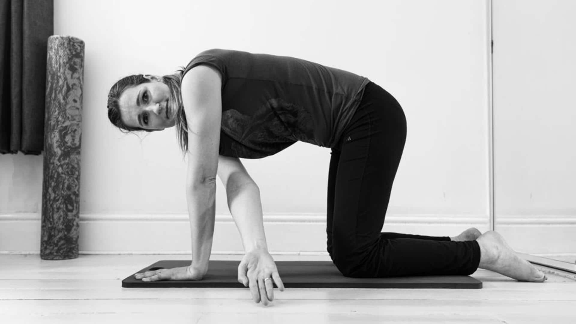 การหมุนกระดูกสันหลังส่วนอกด้านข้าง ขั้นตอนง่าย ๆ เพื่อเพิ่มความยืดหยุ่น