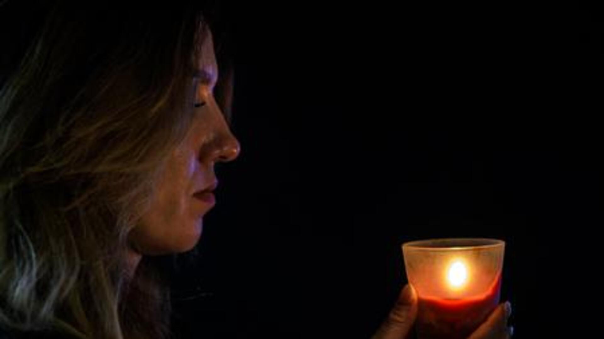 การพัฒนาสมาธิด้วยการจ้องเทียน