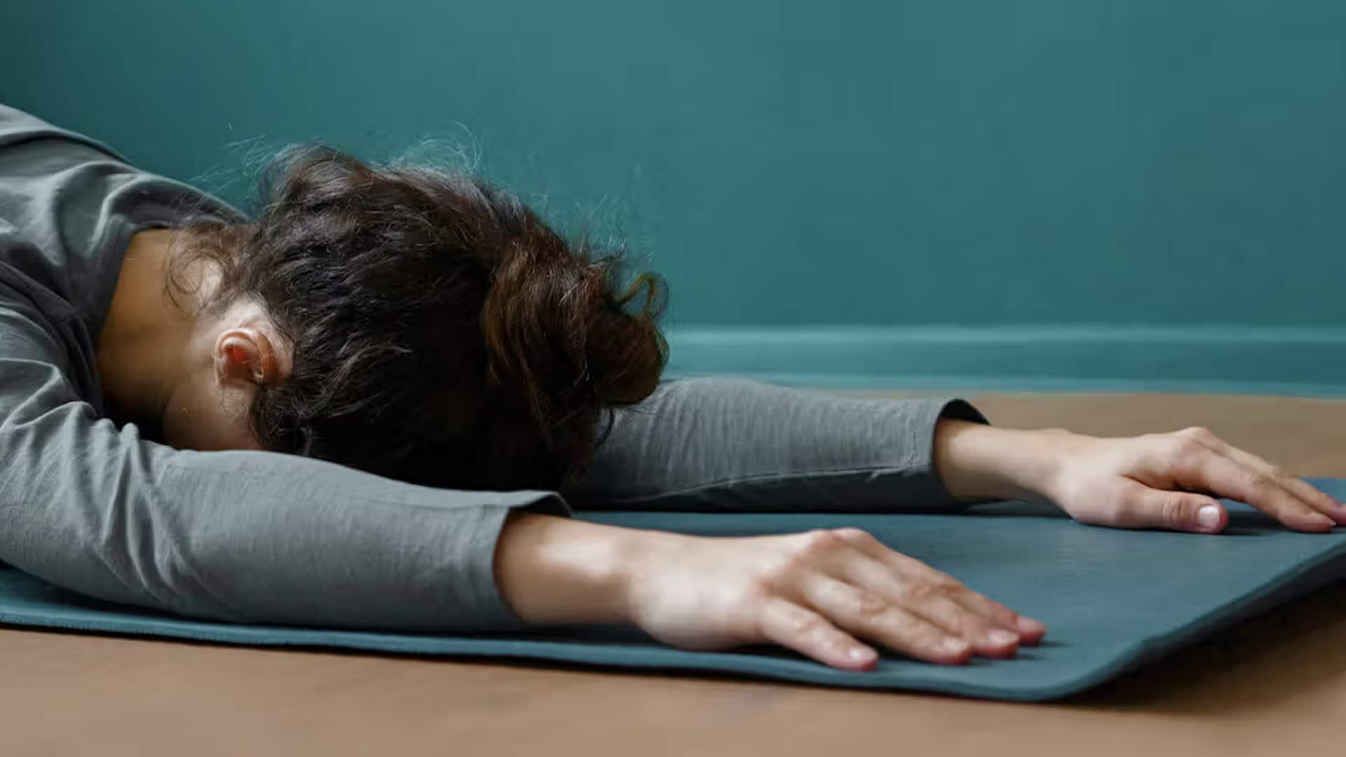 ท่าแบ็ควิโดว์เพื่อเสริมสร้างกล้ามเนื้อหลังส่วนบน