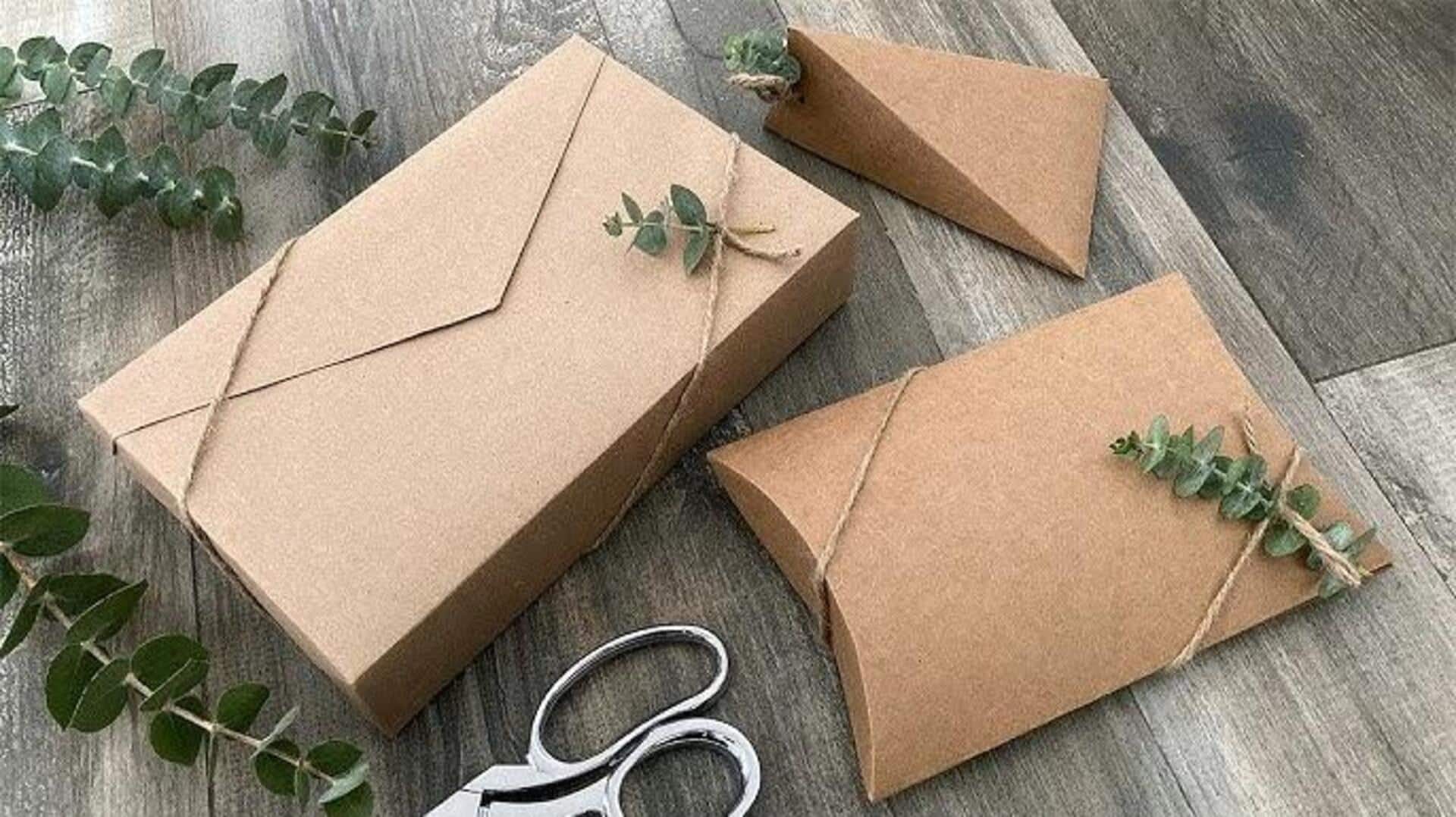 สร้างกระดาษห่อของขวัญรักษ์โลกด้วยของใช้ในบ้าน สร้างกระดาษห่อของขวัญรักษ์โลกด้วยของใช้ในบ้าน