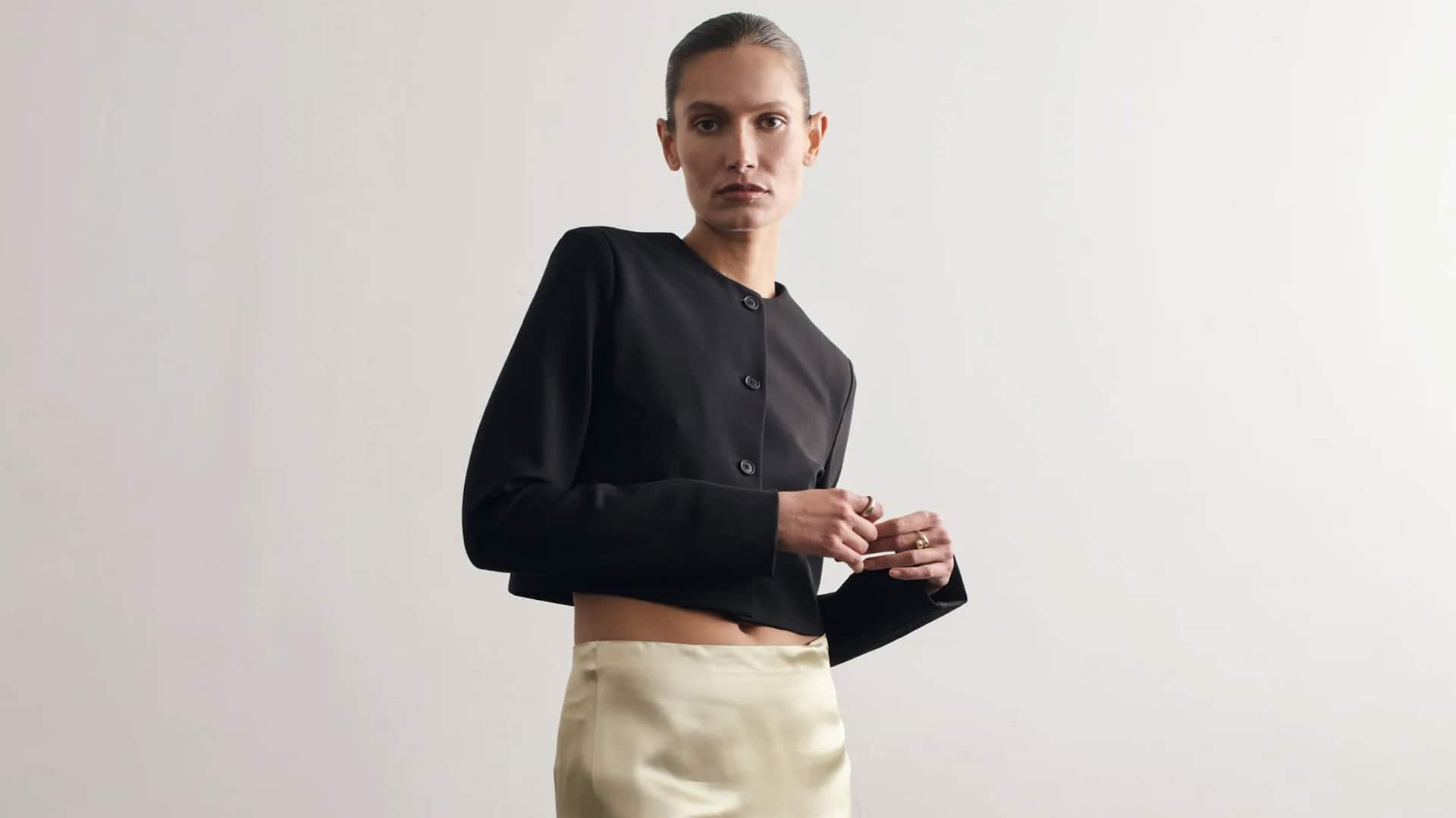 5 สไตล์แมตช์ลงตัวกับกระโปรงดินสอ