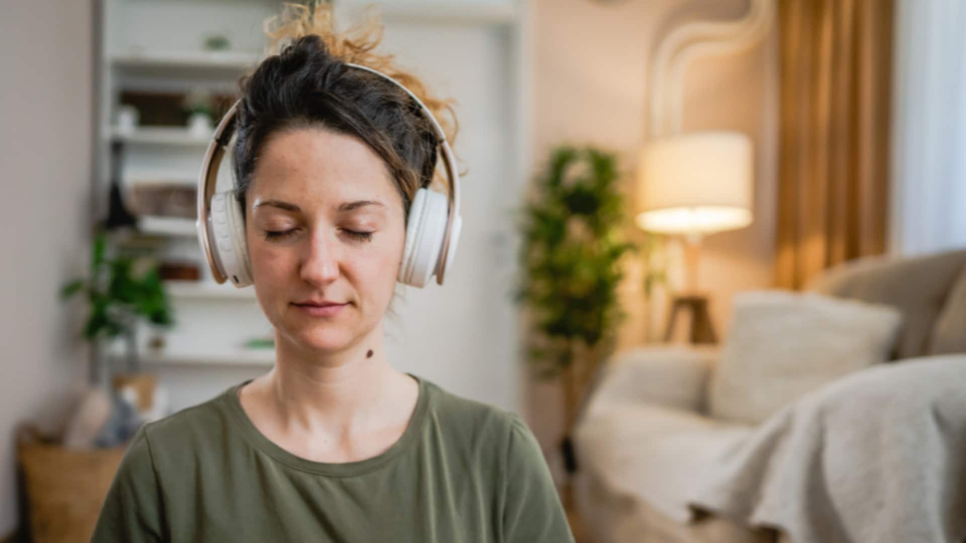 สร้างบรรยากาศผ่อนคลายด้วยเพลย์ลิสต์เพลงที่ช่วยให้จิตใจสงบ