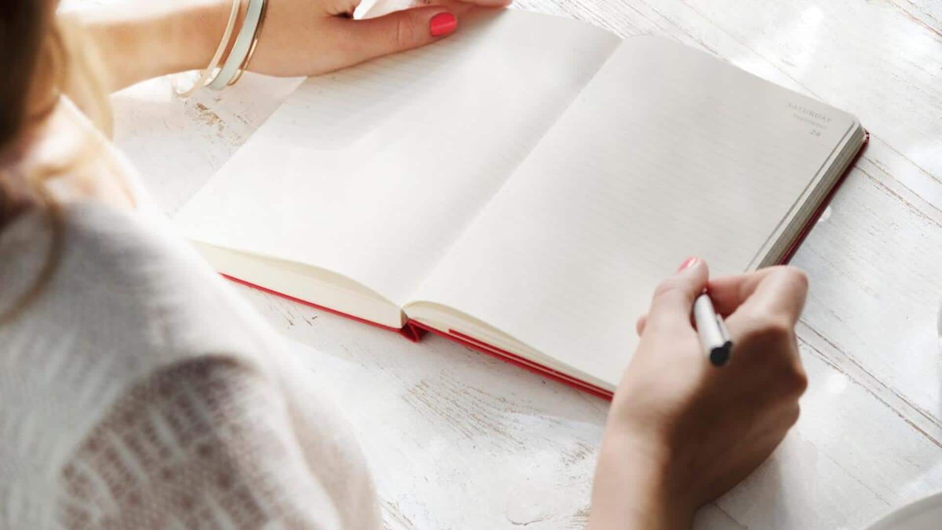 การเขียนความคิดยามค่ำคืนเพื่อสร้างนิสัยที่ดี