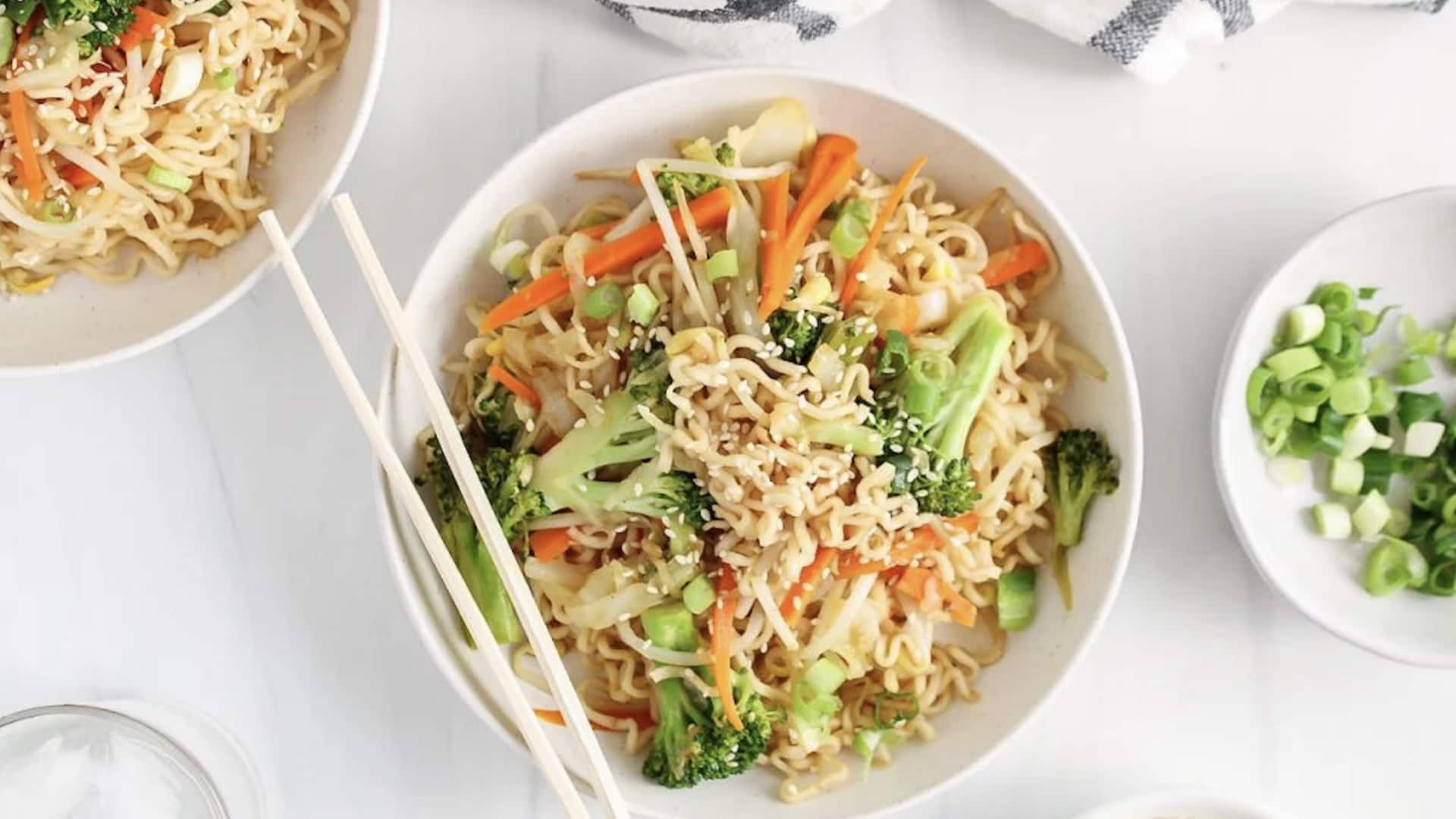 ถั่วงอกยัดไส้ถั่วลิสง เมนูมังสวิรัติสุดง่าย