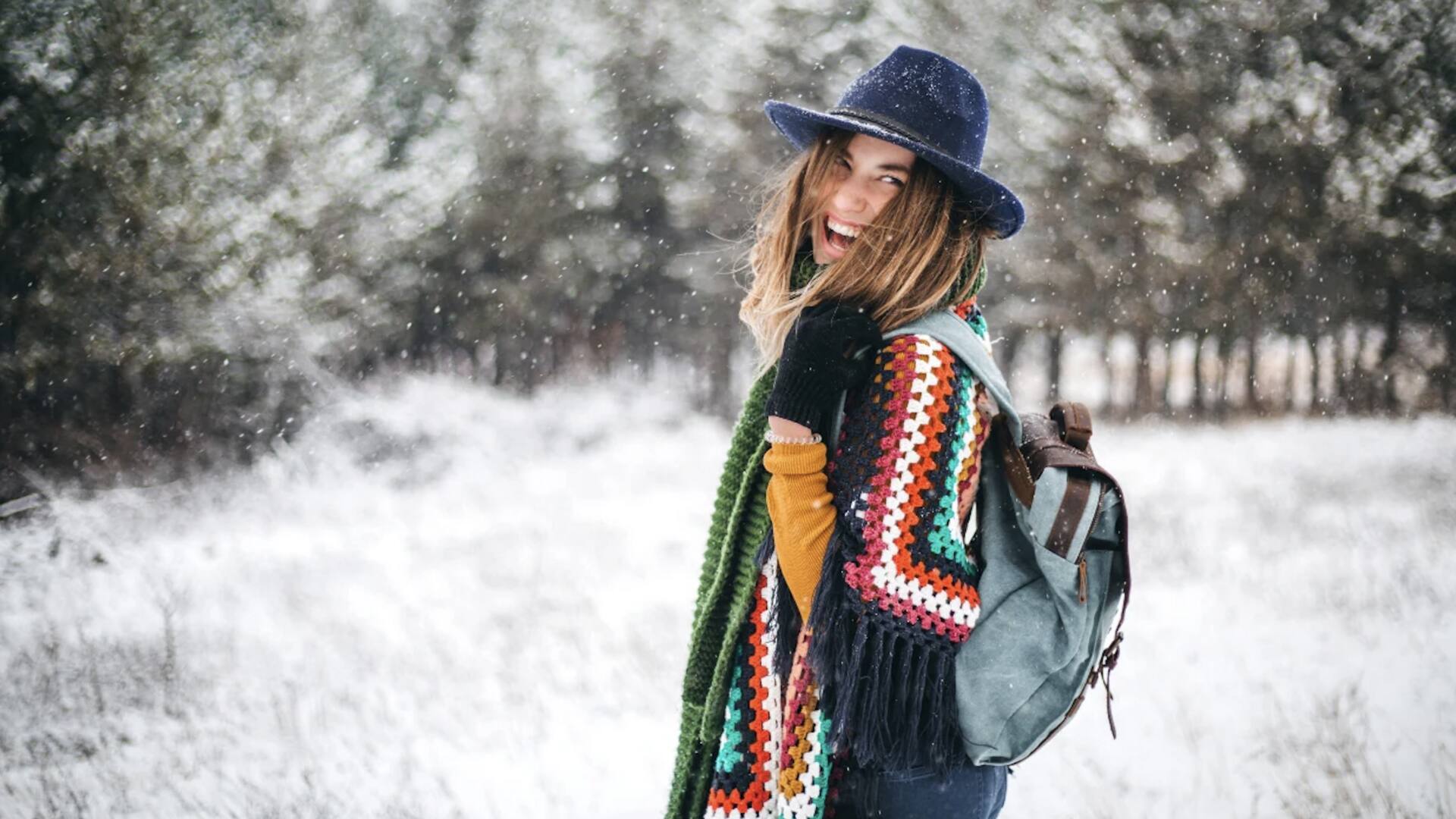 5 ลุคหมวกถักและผ้าพันคอที่แมตช์กับเดรสเชิ้ตฤดูหนาวอินเดีย