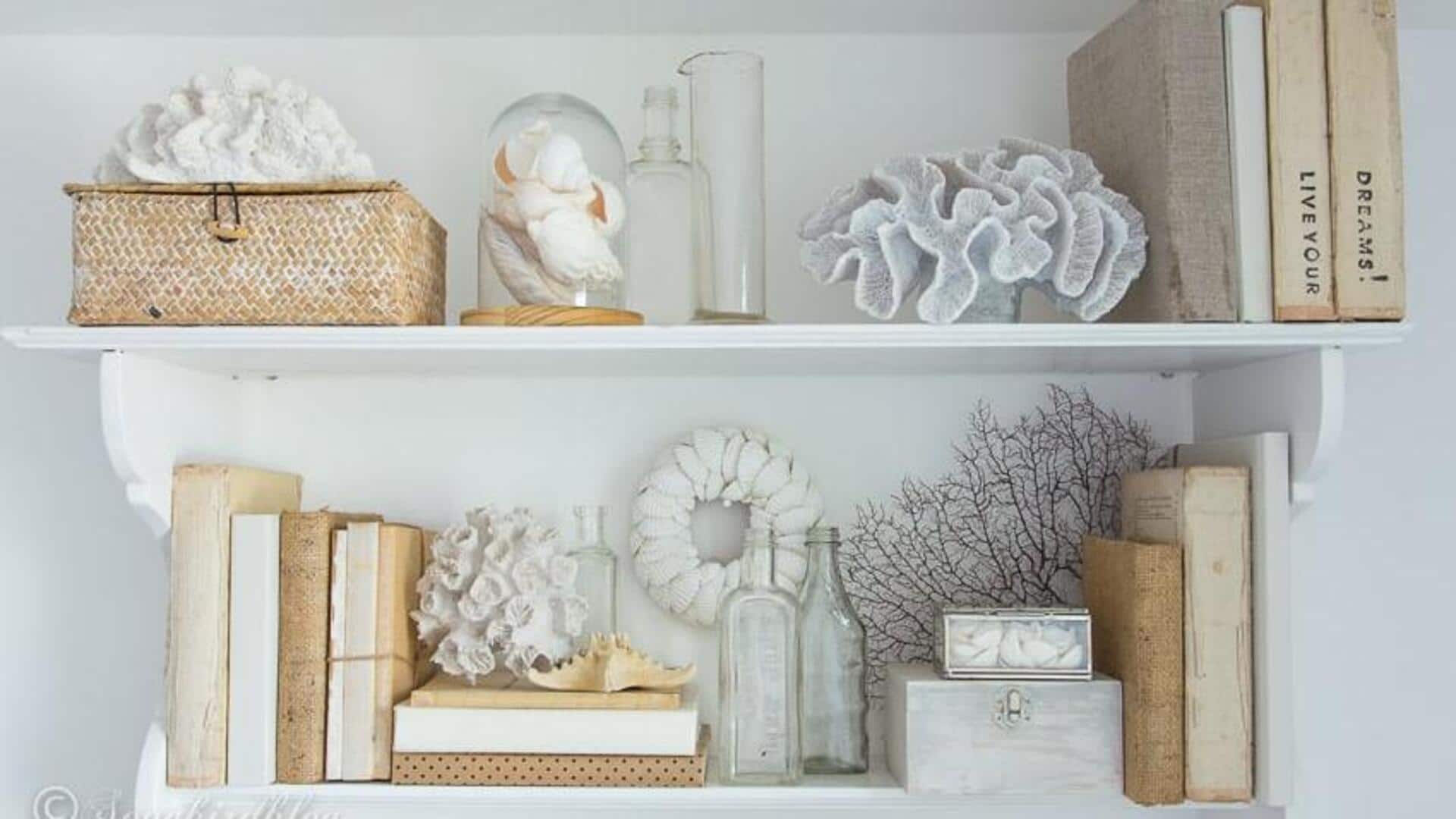 ไอเดียแต่งบ้านเก๋ไก๋ด้วยกระดาษหนังสือเก่า