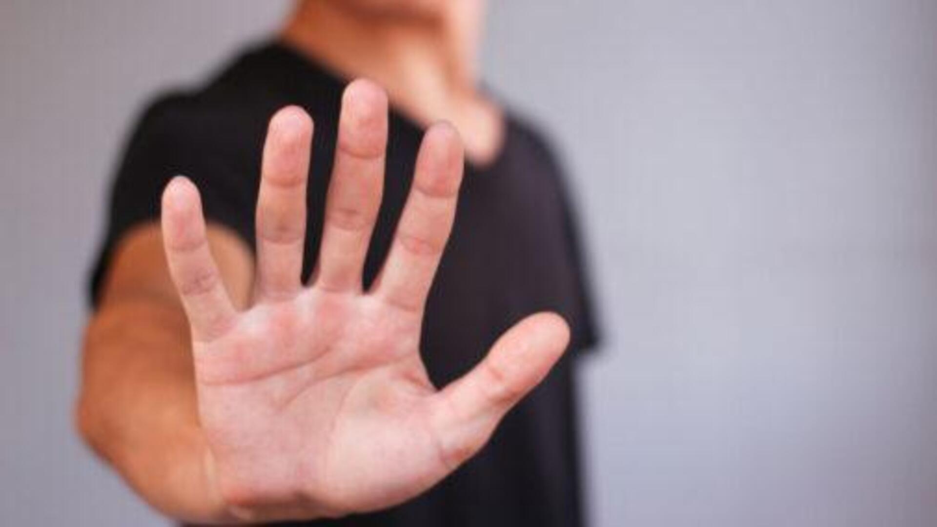 ผ่อนคลายความตึงมือด้วยการยืดนิ้วห้าแบบ