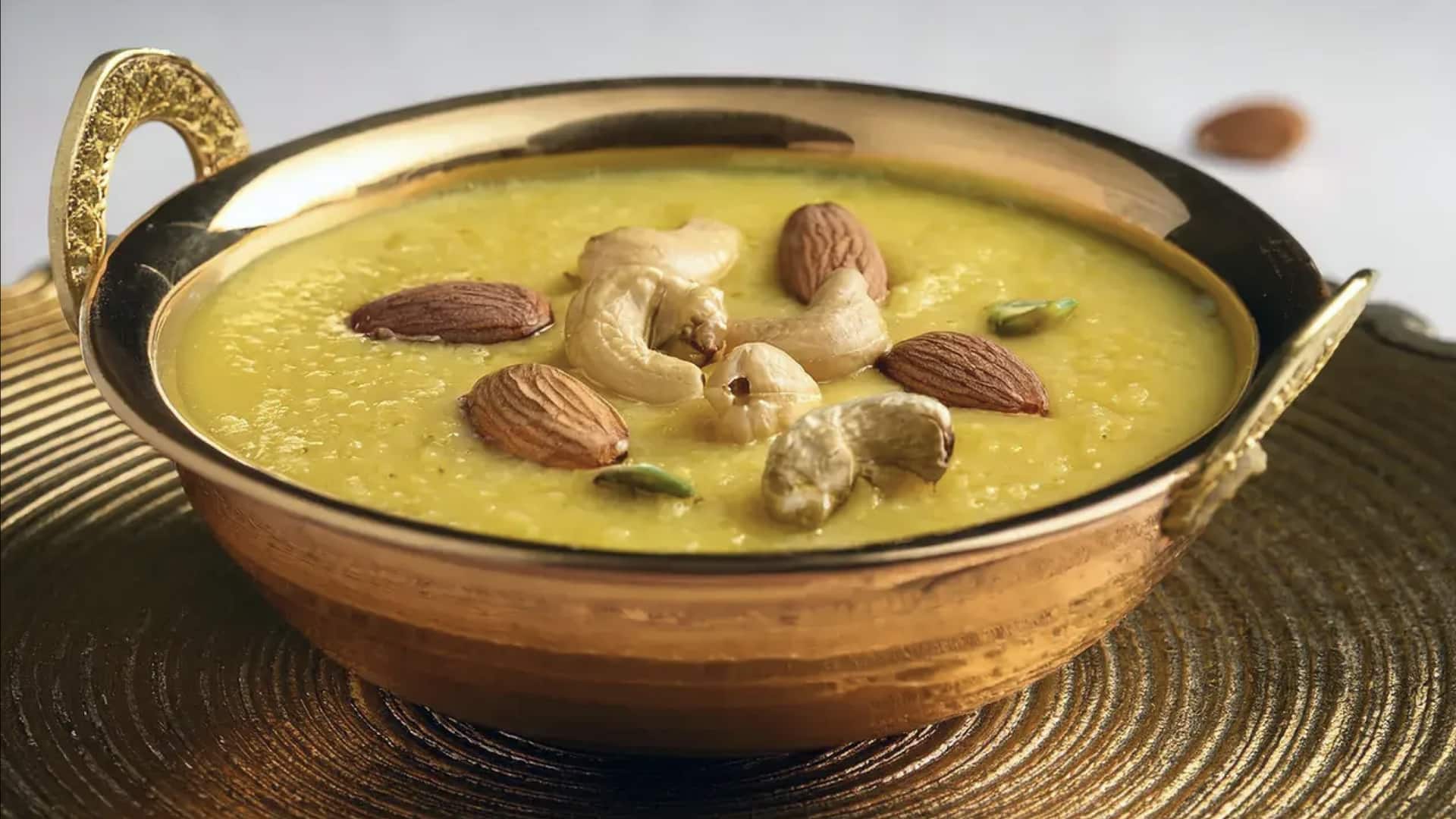 พุดดิ้งเม็ดมะยมรสกลมกล่อม เคล้ากลิ่นหอมของหญ้าฝรั่น