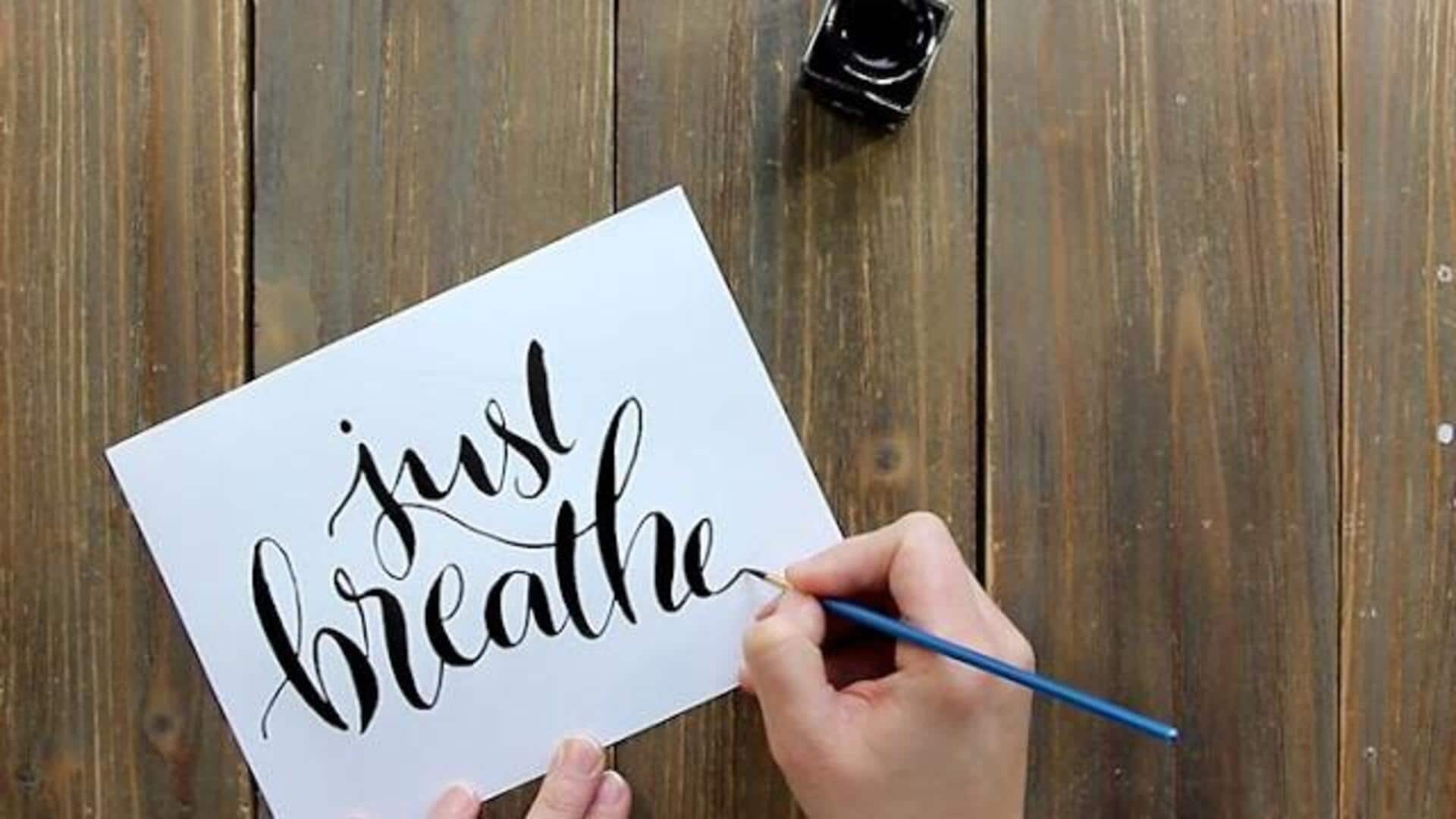 การเพิ่มสติด้วยการเขียนตัวอักษรด้วยพู่กัน