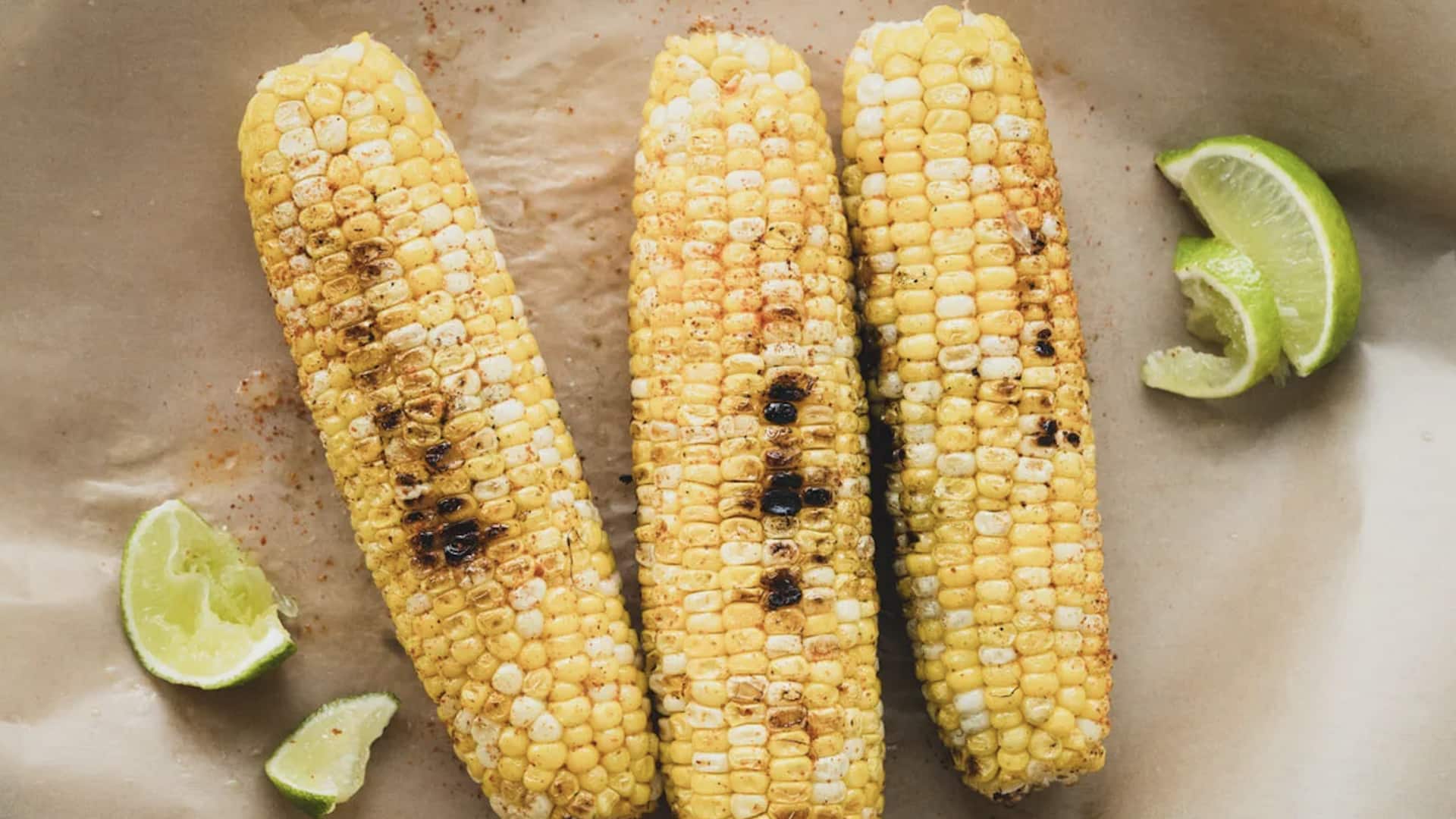 ข้าวโพดปิ้งเกลือมะนาวพริกไทย: ของว่างมังสวิรัติทำง่าย อร่อยลงตัว