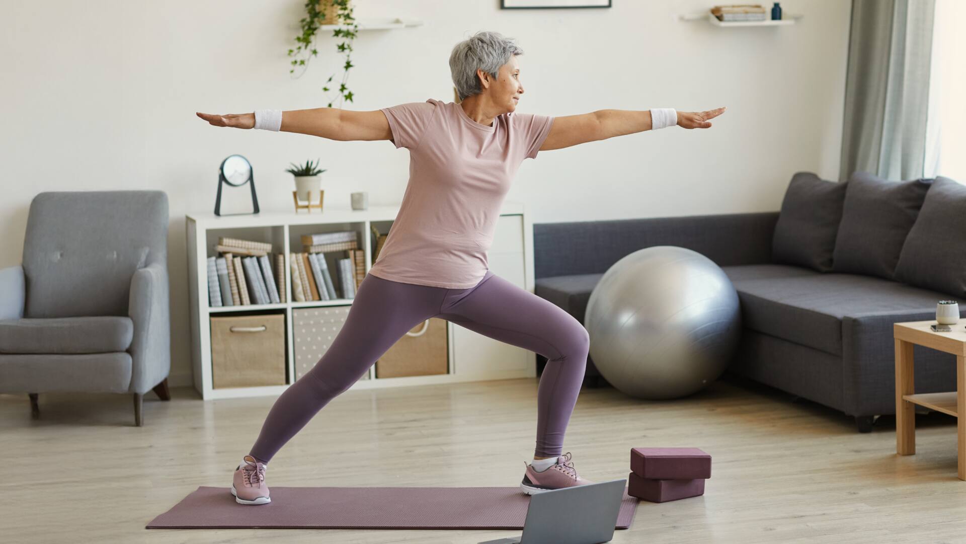 5 วิธีสร้างความสมดุลด้วยโยคะช้า