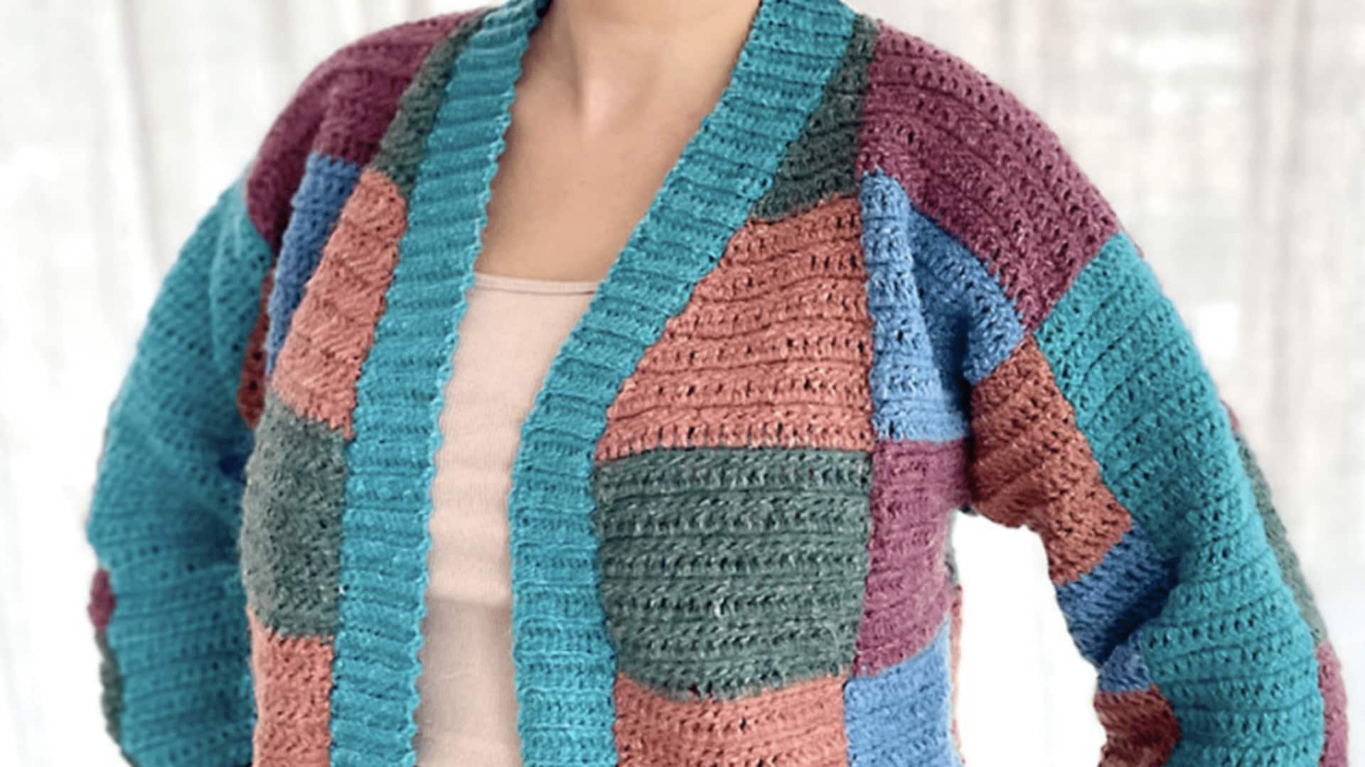 แมตช์เสื้อคาร์ดิแกนโครเชต์ให้ดูดีด้วย 5 สไตล์นี้