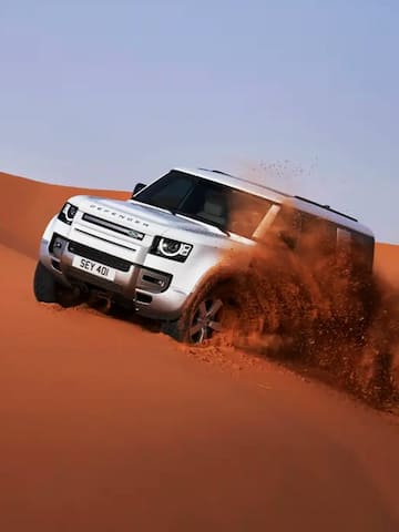 Land Rover Defender 130 makes debut