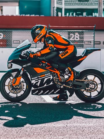 2023 KTM RC 8C goes official