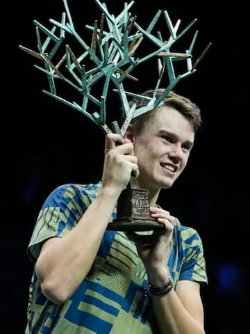 Holger Rune wins the 2022 Paris Masters