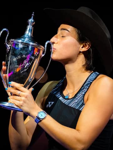 Caroline Garcia wins the 2022 WTA Finals