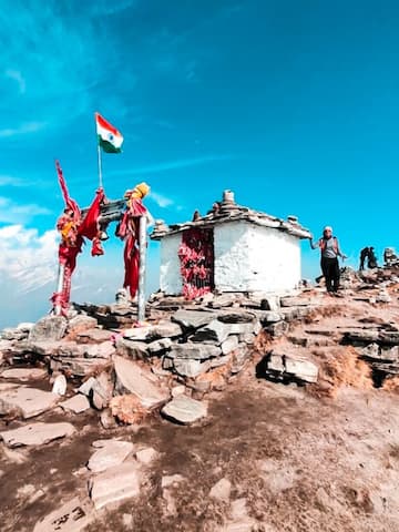 उत्तराखंड के चोपता में मौजूद हैं ये 5 खूबसूरत पर्यटन स्थल