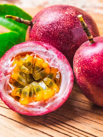 5 health benefits of passion fruit