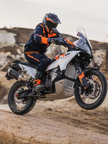 2023 KTM 790 Adventure unveiled